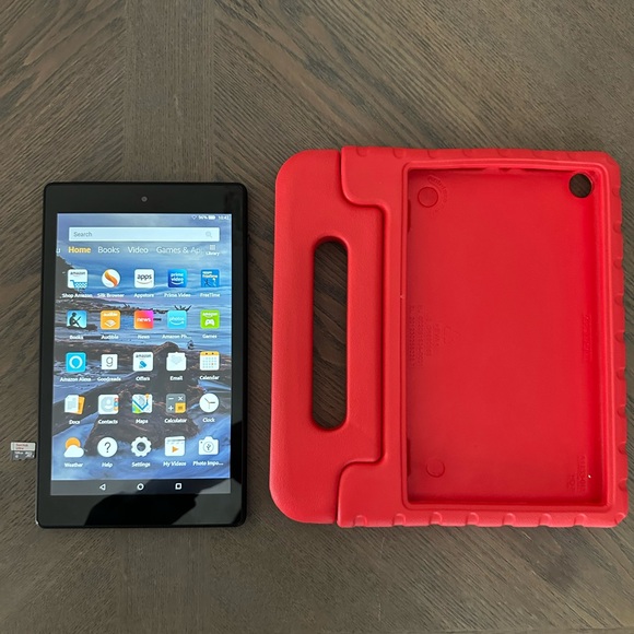 Amazon Fire HD8- 8th generation tablet with a separate 128 micro SD card & case - Picture 1 of 4